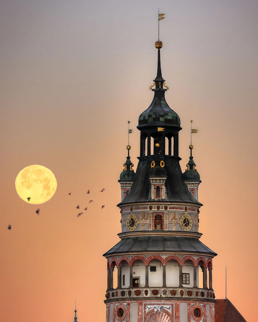 De los aromas del lúpulo a las vistas desde el Castillo de Praga, disfruta de Chequia con los cinco sentidos