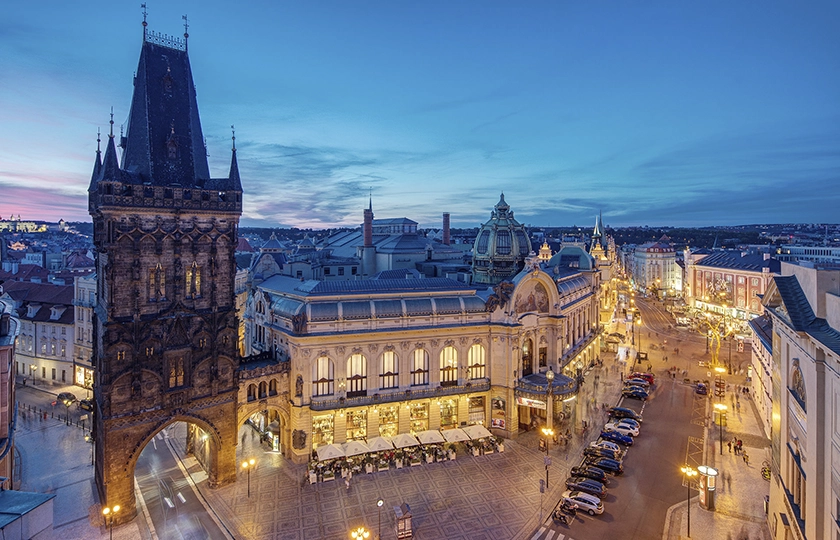 De los aromas del lúpulo a las vistas desde el Castillo de Praga, disfruta de Chequia con los cinco sentidos