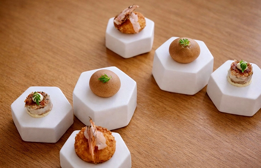 KOMA inicia una nueva etapa con Álex Marugán al frente de una cocina de brasas y producto serrano