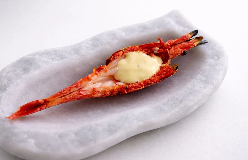 KOMA inicia una nueva etapa con Álex Marugán al frente de una cocina de brasas y producto serrano