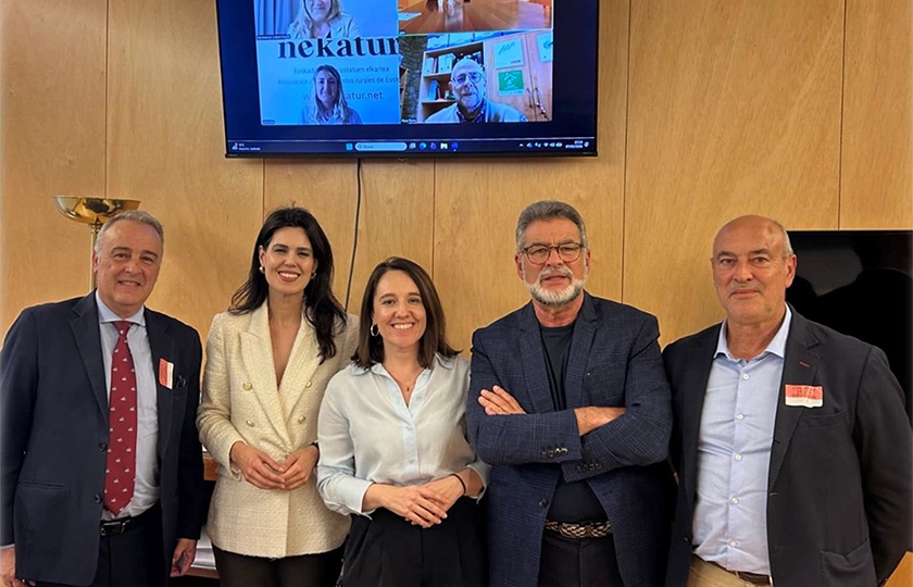 El turismo rural traslada al Congreso de los Diputados un plan de propuestas para revitalizar los pueblos de España