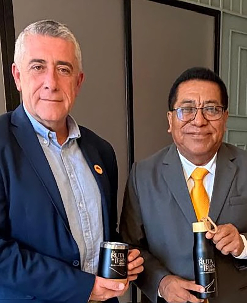 Representantes de Lambayeque (Perú) y del TSTT se proponen colaborar en el desarrollo de la Ruta Papal en Perú