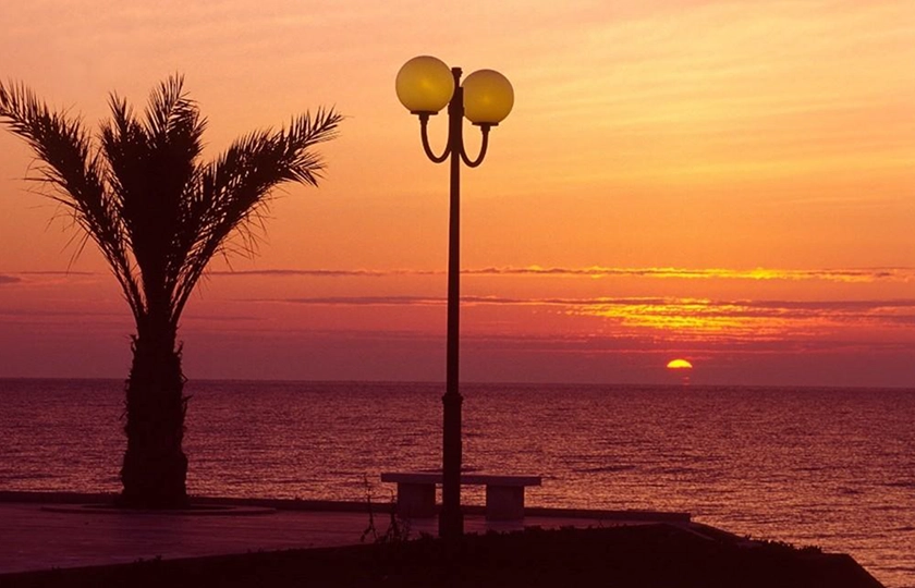 En junio, el sol acaricia las costas de Basilicata