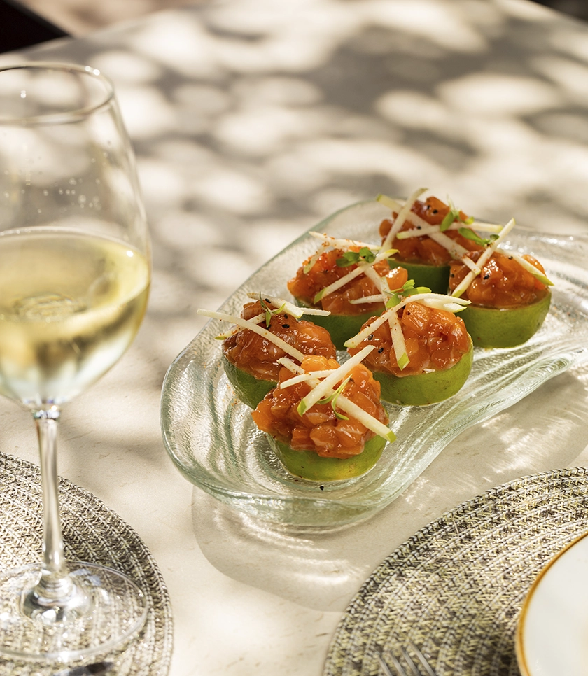 Higuerón The Beach Club evoluciona su concepto en la Costa del Sol con una propuesta gastronómica firmada por Diego Gallegos