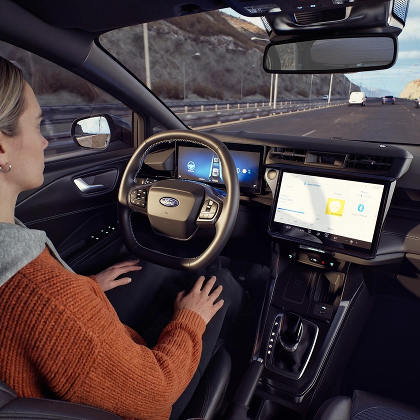 El nuevo Ford Kuga hace historia: primer coche fabricado en España con tecnología de conducción sin manos BlueCruise