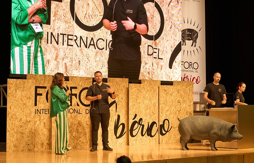 Salamanca ha acogido la quinta edición del Foro Internacional del Ibérico, organizado por el Ayuntamiento de Salamanca y la Diputación Provincial, en colaboración con Gastroactitud.