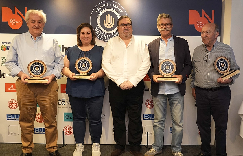 Se entregan los IV Premios ‘Materia Prima’ a los mejores productos del País Vasco con una cena de gala repleta de ganadores en Vitoria-Gasteiz
