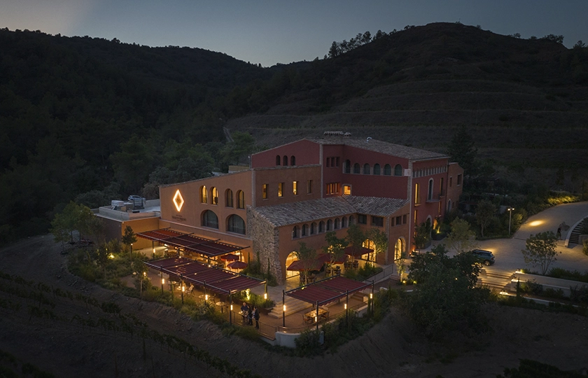 Gran Hotel Mas d’en Bruno: cuenta atrás para vivir el eclipse solar total en el Priorat con un plan exclusivo de lujo y gastronomía, bajo el cielo mediterráneo