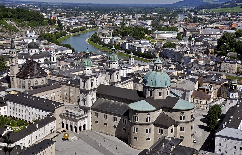 La ciudad atravesada por el río Salzach, que hace de frontera entre la ciudad vieja y la nueva.