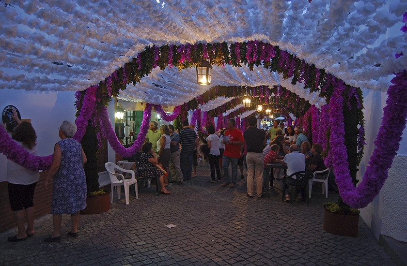 Un millón de flores de papel visten Campo Maior en su celebración más emblemática