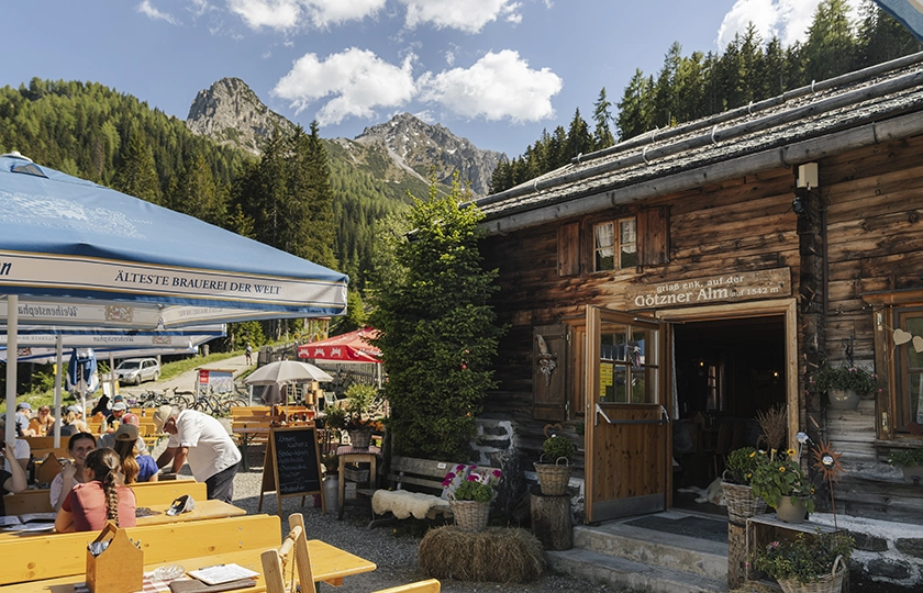 Guía práctica para disfrutar Innsbruck en verano, entre vistas panorámicas y placeres para el paladar