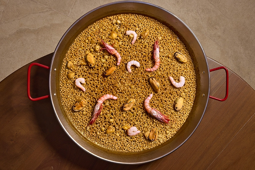 El rey del arroz valenciano, Edu Torres, desembarca en Mar de Sazzon