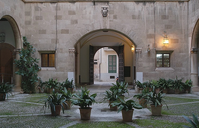 Ruta por los Patios de Palma, una de las expresiones más singulares de la arquitectura mediterránea.