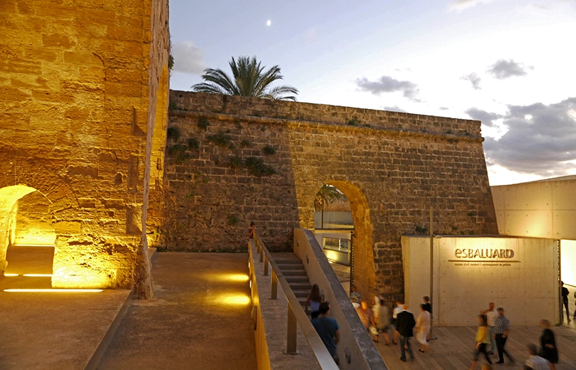 ES BALUARD: EL MUSEO QUE CONVIERTE LA MURALLA DE PALMA EN UNA OBRA DE ARTE VIVA