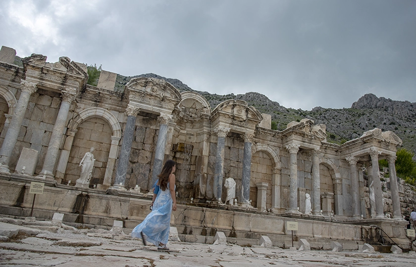 ISPARTA: LA CIUDAD DE LAS ROSAS