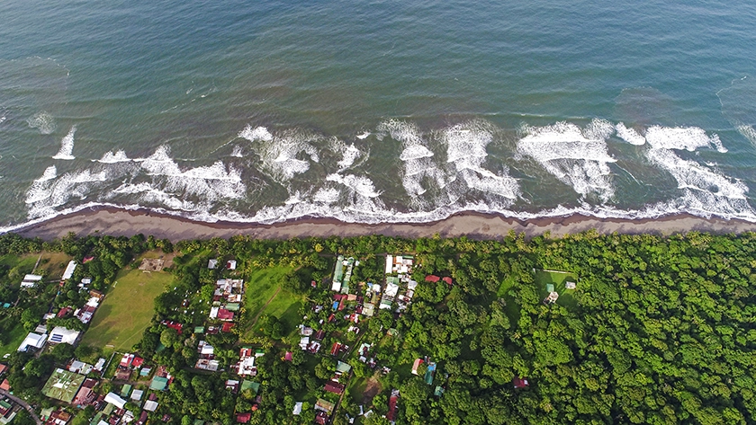 Costa Rica entra en uno de sus momentos más espectaculares: ballenas, tortugas y selvas en todo su esplendor