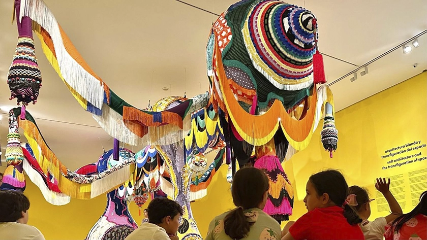 El Museo Picasso Málaga despide la exposición de Joana Vasconcelos con varias jornadas de actividades