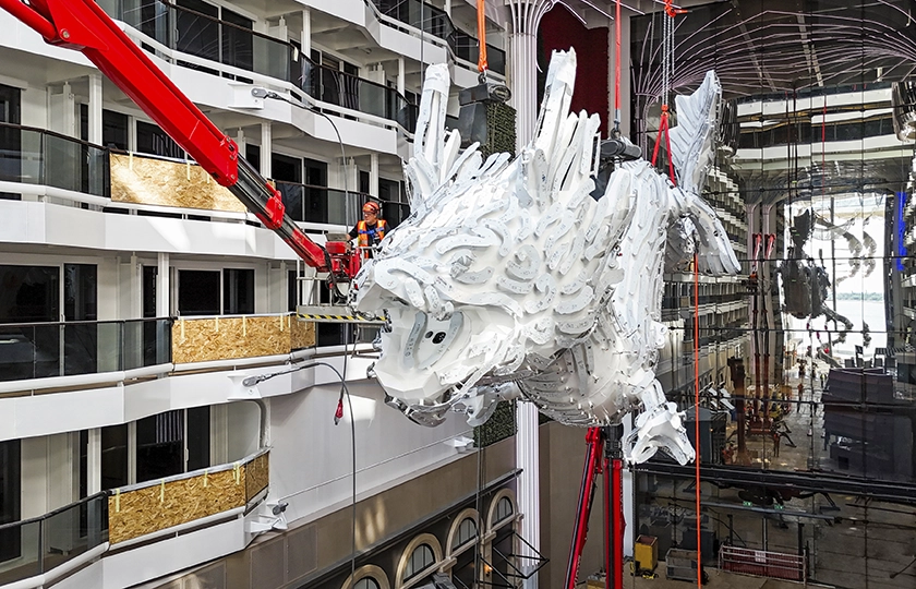 MSC CRUCEROS FINALIZA LA INSTALACIÓN DE UNA ESPECTACULAR ESCULTURA DE UN DRAGÓN DE SU NUEVO BUQUE INSIGNIA, MSC WORLD ASIA