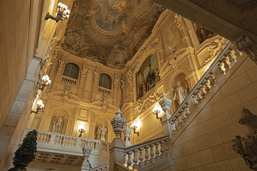 A PALACE THAT IS PURE SPLENDOUR AND OPULENCE