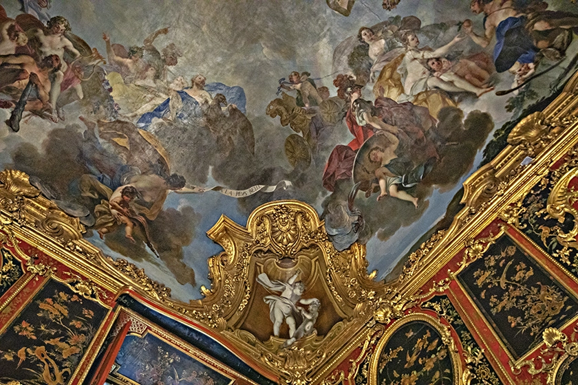 A PALACE THAT IS PURE SPLENDOUR AND OPULENCE