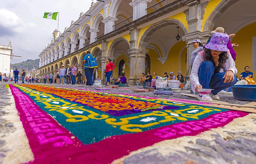 Antigua Guatemala. Un legado bajo volcanes.
