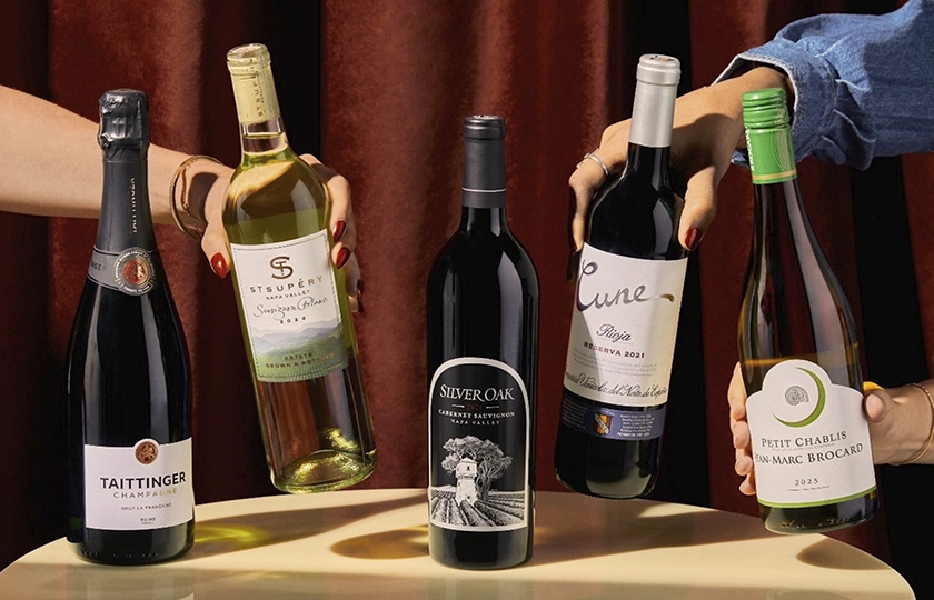 Delta One presenta un nuevo y ambicioso programa de vinos, con dos grandes vinos españoles a bordo