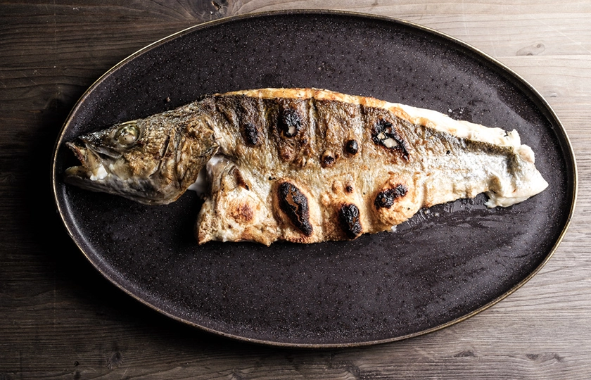 Sigue disfrutando del mar en Taberna Pedraza: los pescados también merecen pasar por la parrilla